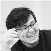 Professeur d'anglais offre des cours particuliers pour des élèves de tout niveau